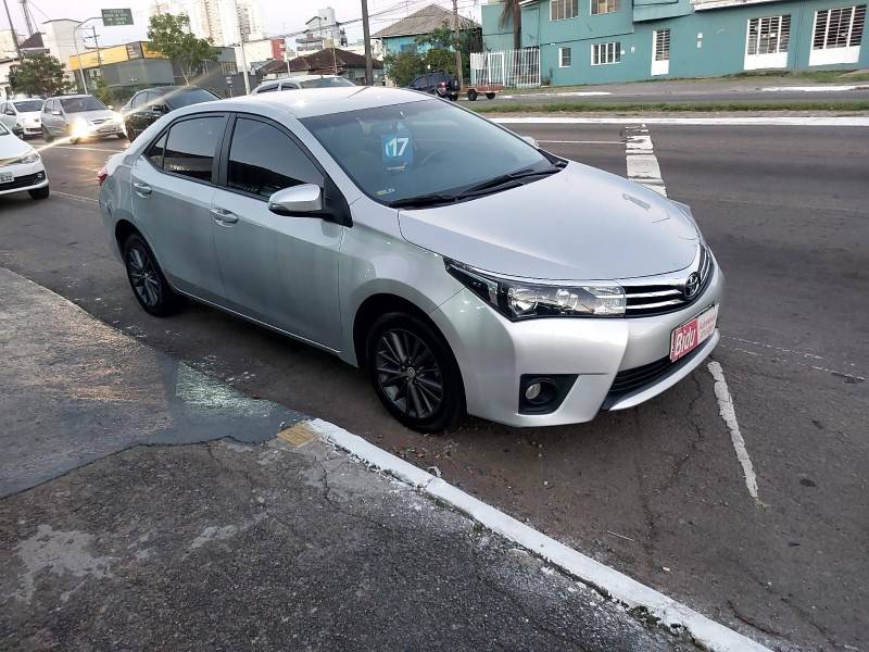 TOYOTA - COROLLA - 2017/2017 - Prata - R$ 96.800,00