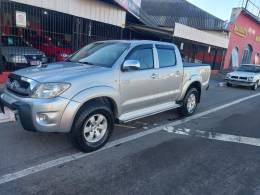 TOYOTA - HILUX - 2010/2011 - Prata - R$ 119.900,00