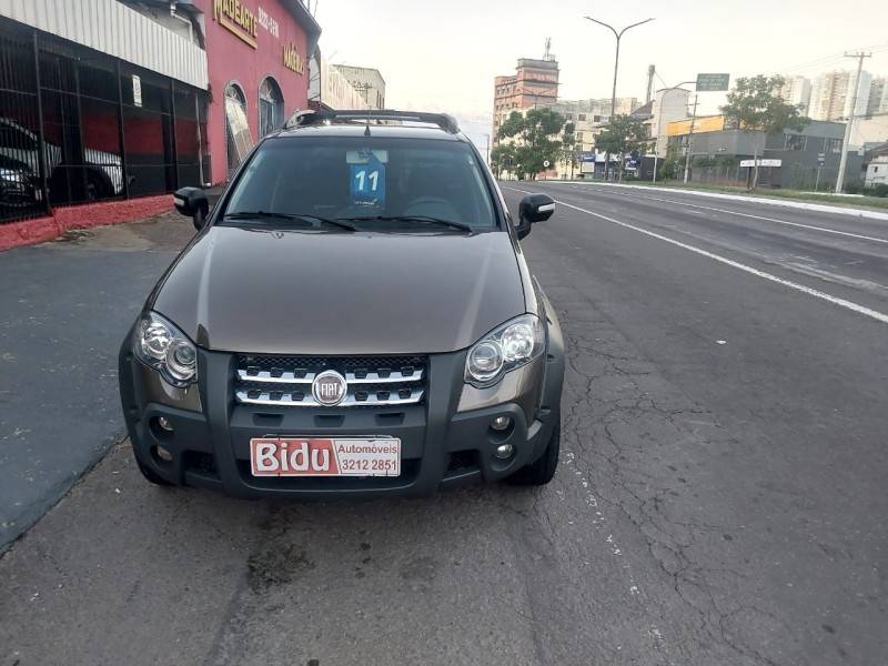FIAT - STRADA - 2011/2011 - Cinza - R$ 49.900,00