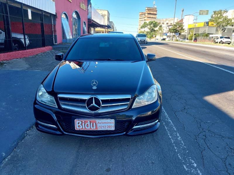 MERCEDES-BENZ - C 180 - 2012/2012 - Preta - R$ 69.900,00