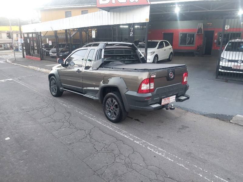 FIAT - STRADA - 2011/2011 - Cinza - R$ 49.900,00