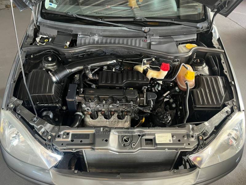 CHEVROLET - CORSA - 2011/2012 - Cinza - R$ 30.500,00