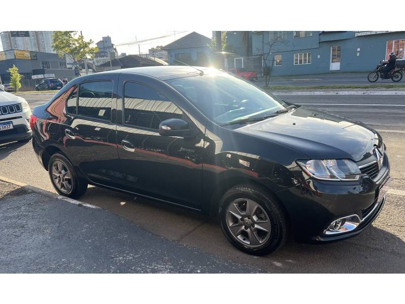 RENAULT - LOGAN - 2014/2015 - Preta - R$ 36.900,00