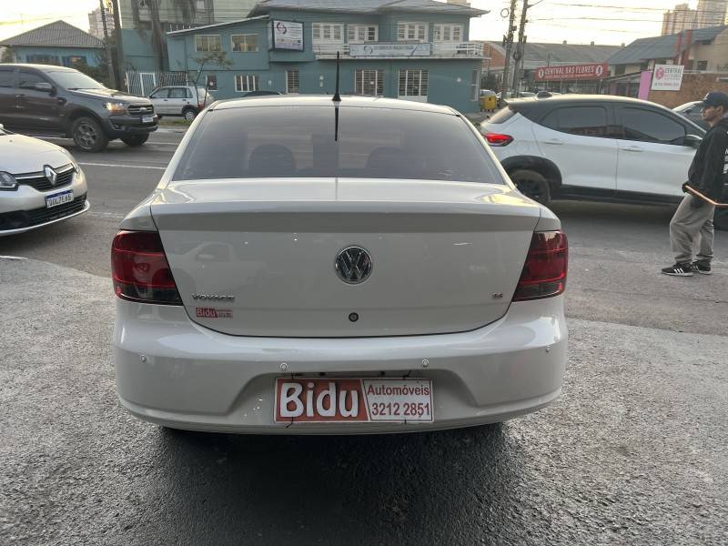 VOLKSWAGEN - VOYAGE - 2012/2013 - Cinza - R$ 36.900,00