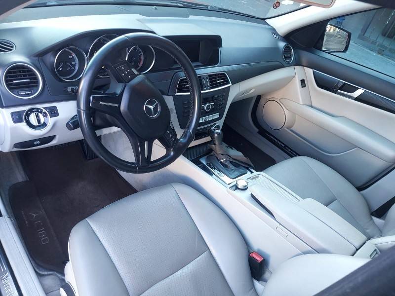 MERCEDES-BENZ - C 180 - 2012/2012 - Preta - R$ 69.900,00
