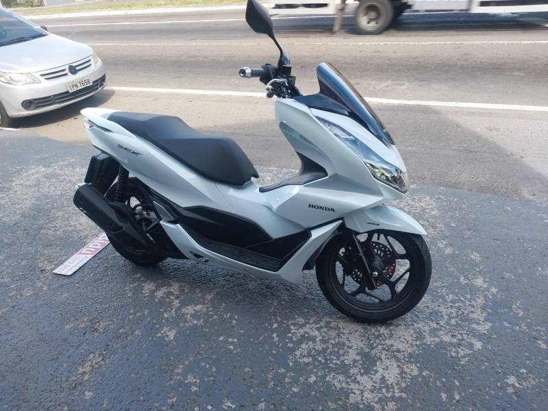 HONDA - PCX - 2024/2024 - Branca - R$ 18.900,00