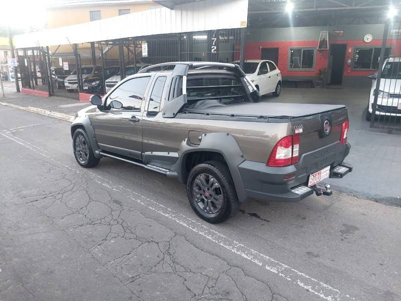 FIAT - STRADA - 2011/2011 - Cinza - R$ 49.900,00
