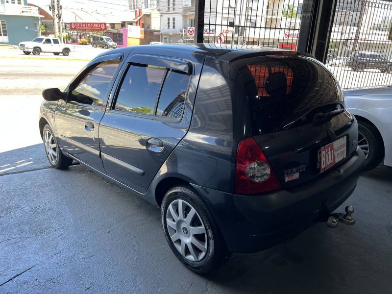 RENAULT - CLIO - 2005/2005 - Cinza - R$ 19.900,00
