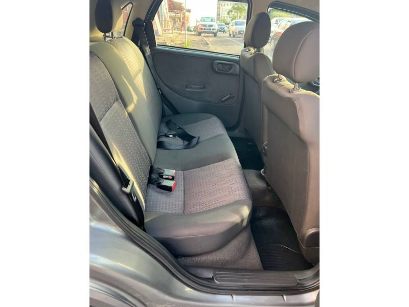 CHEVROLET - CORSA - 2011/2012 - Cinza - R$ 30.500,00