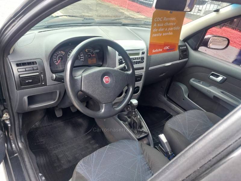 FIAT - PALIO - 2009/2010 - Preta - R$ 34.900,00