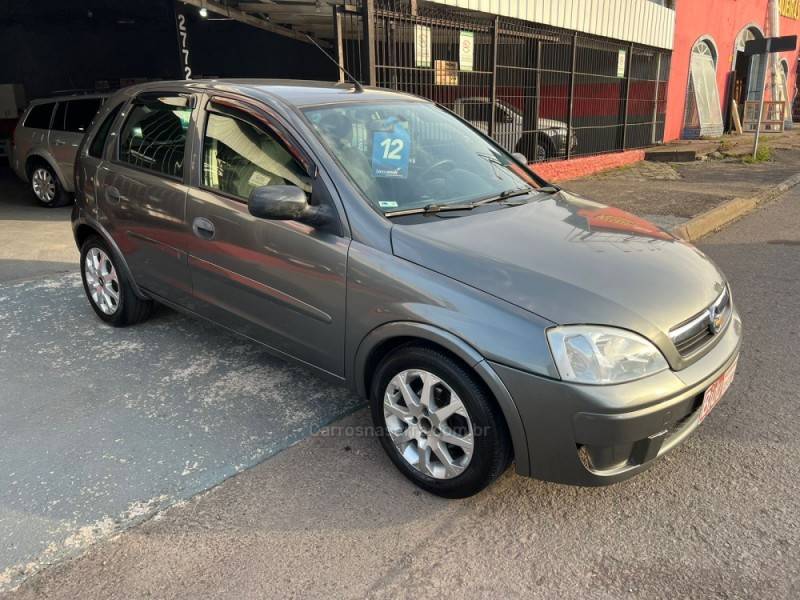 CHEVROLET - CORSA - 2011/2012 - Cinza - R$ 30.500,00