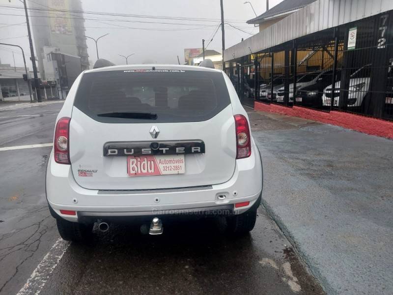 RENAULT - DUSTER - 2013/2014 - Branca - R$ 53.900,00