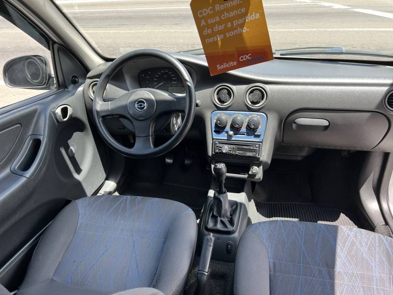CHEVROLET - CELTA - 2004/2004 - Branca - R$ 17.900,00