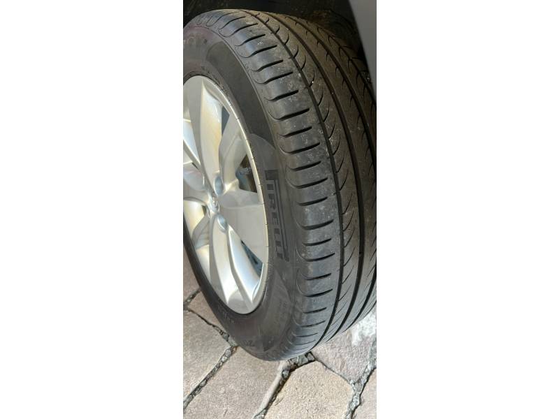 RENAULT - SANDERO - 2013/2013 - Verde - R$ 40.900,00