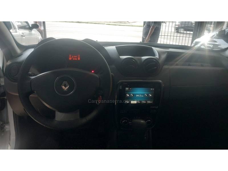 RENAULT - DUSTER - 2013/2014 - Branca - R$ 53.900,00