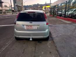 FORD - FIESTA - 2007/2008 - Prata - R$ 27.800,00