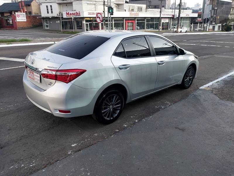 TOYOTA - COROLLA - 2017/2017 - Prata - R$ 96.800,00