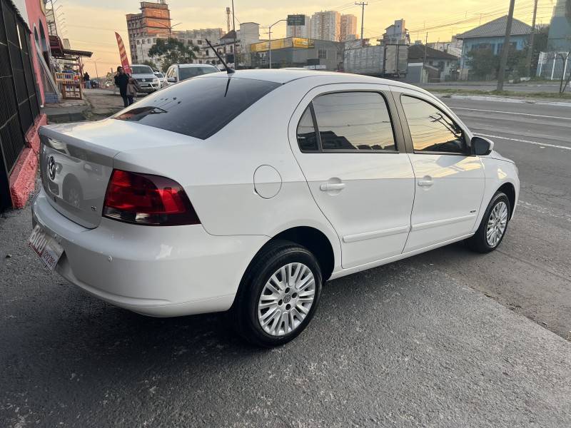 VOLKSWAGEN - VOYAGE - 2012/2013 - Cinza - R$ 36.900,00