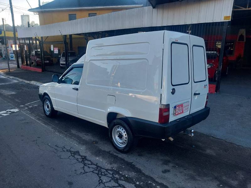 FIAT - FIORINO - 2011/2012 - Branca - R$ 41.800,00
