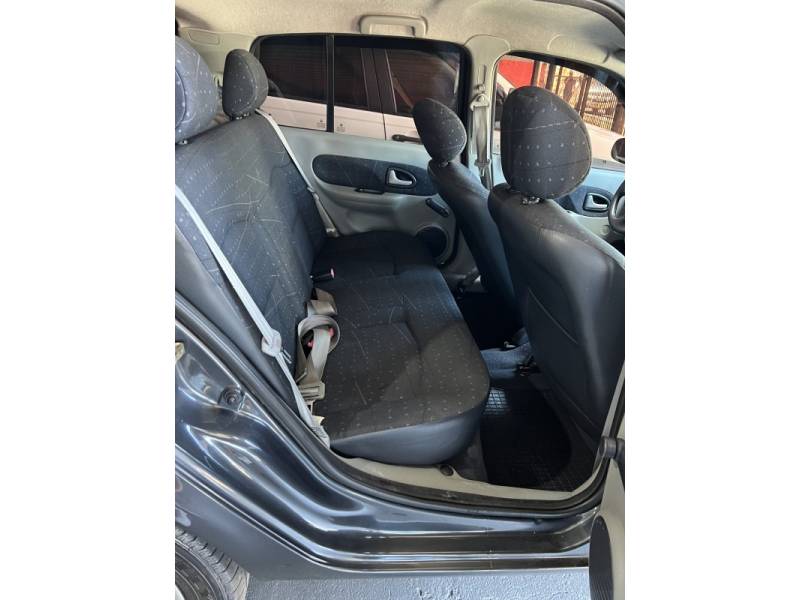 RENAULT - CLIO - 2005/2005 - Cinza - R$ 19.900,00