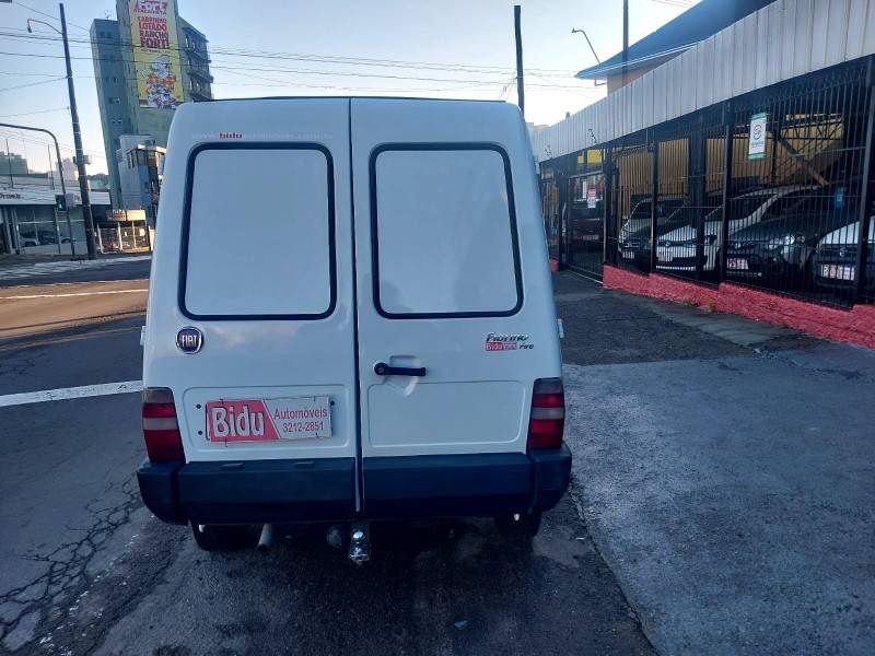 FIAT - FIORINO - 2011/2012 - Branca - R$ 41.800,00
