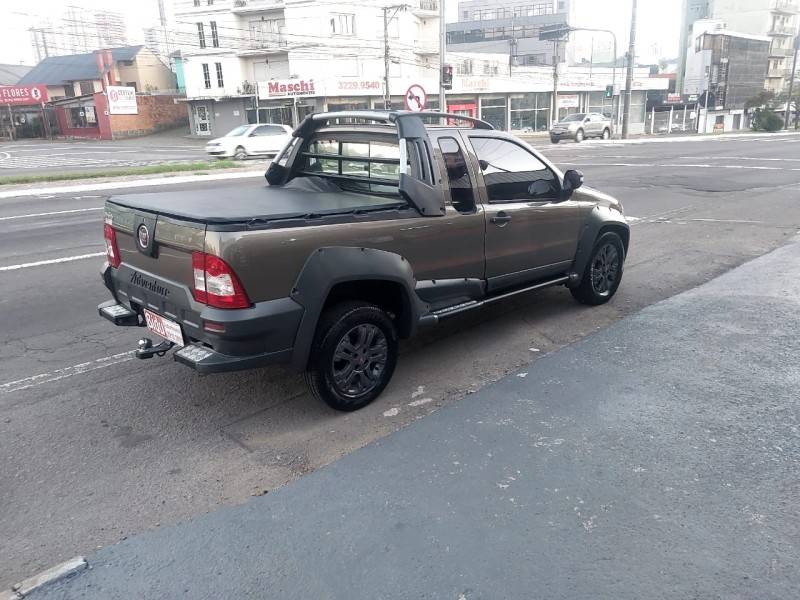 FIAT - STRADA - 2011/2011 - Cinza - R$ 49.900,00
