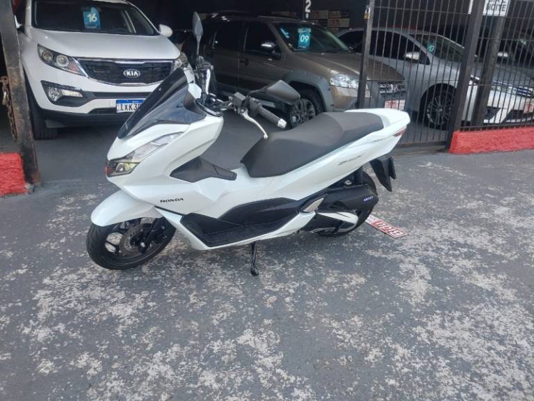 HONDA - PCX - 2024/2024 - Branca - R$ 18.900,00