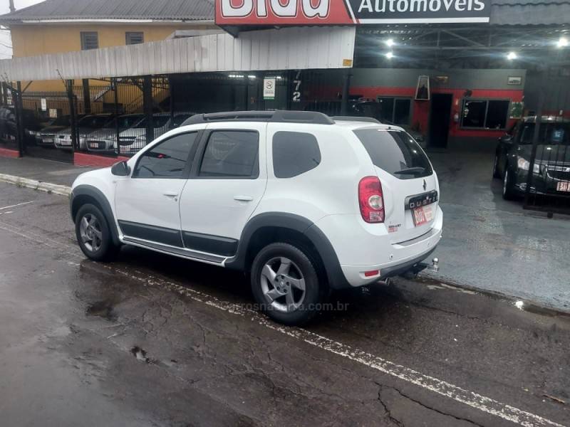 RENAULT - DUSTER - 2013/2014 - Branca - R$ 53.900,00