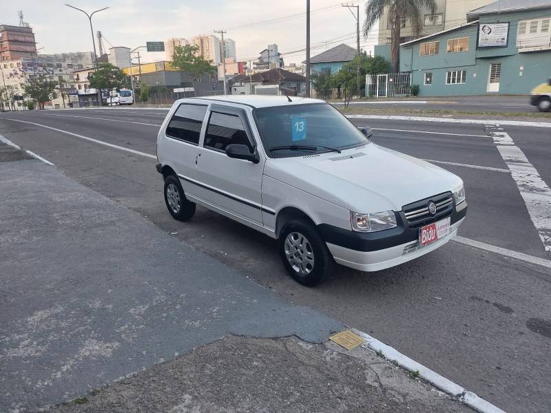 FIAT - UNO - 2012/2013 - Branca - R$ 25.800,00