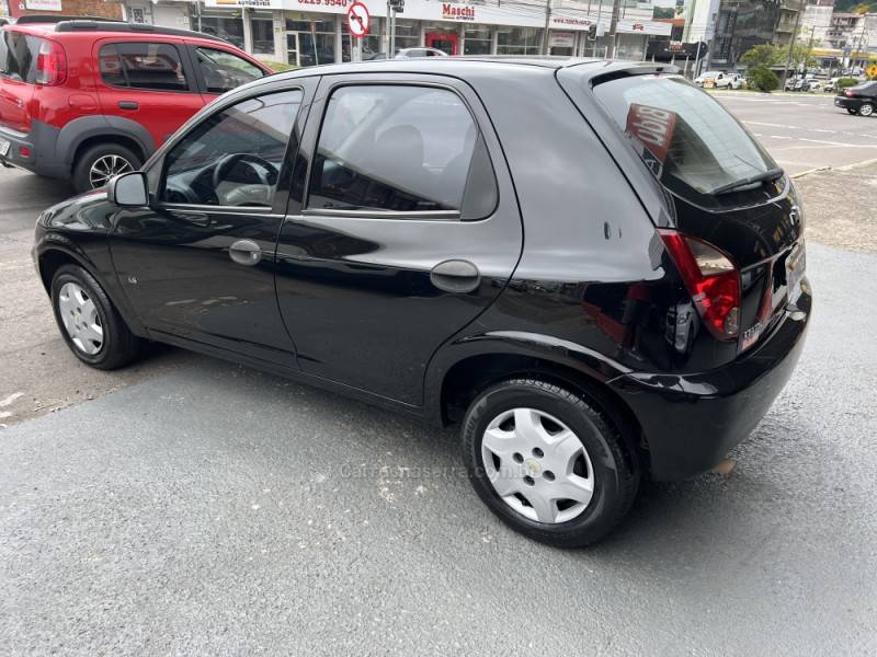 CHEVROLET - CELTA - 2011/2012 - Preta - R$ 28.900,00