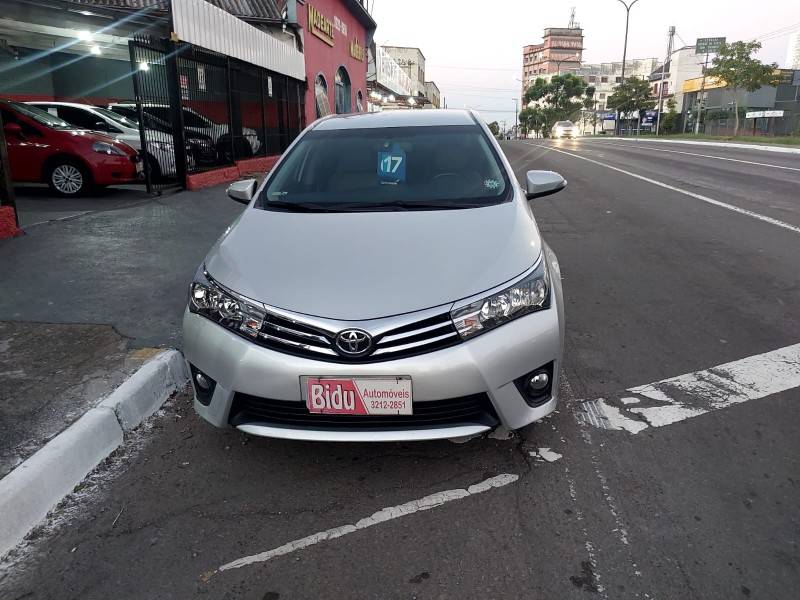 TOYOTA - COROLLA - 2017/2017 - Prata - R$ 96.800,00