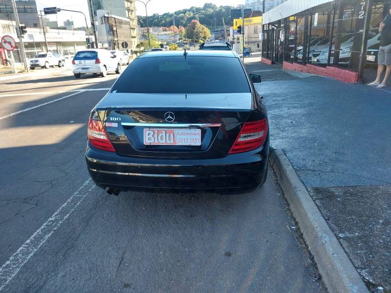 MERCEDES-BENZ - C 180 - 2012/2012 - Preta - R$ 69.900,00