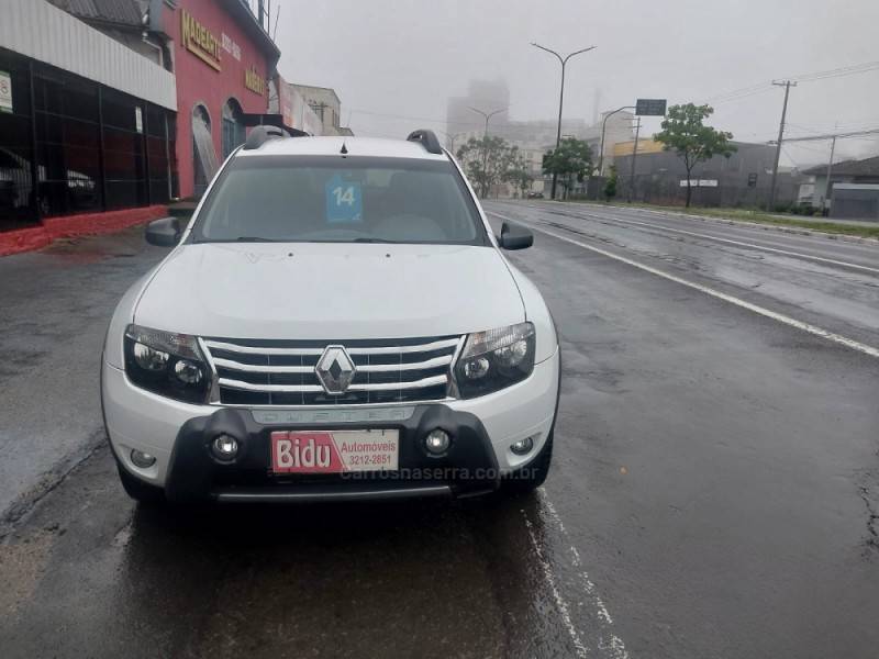 RENAULT - DUSTER - 2013/2014 - Branca - R$ 53.900,00